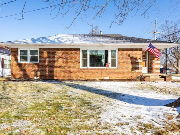 522 W 3rd St, Pt Clinton, OH 43452