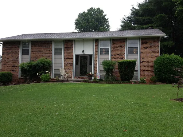 136 Littlebrook Cir, Rockford, TN 37853