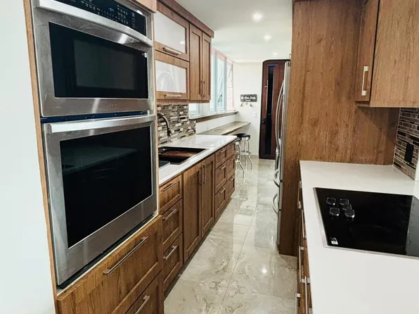 2 Avenue Laguna #9C, Carolina, PR 00979