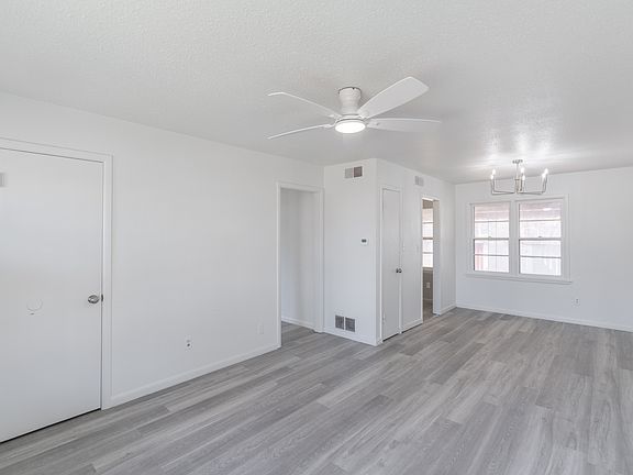 4th image of 2333 Eagle Dr