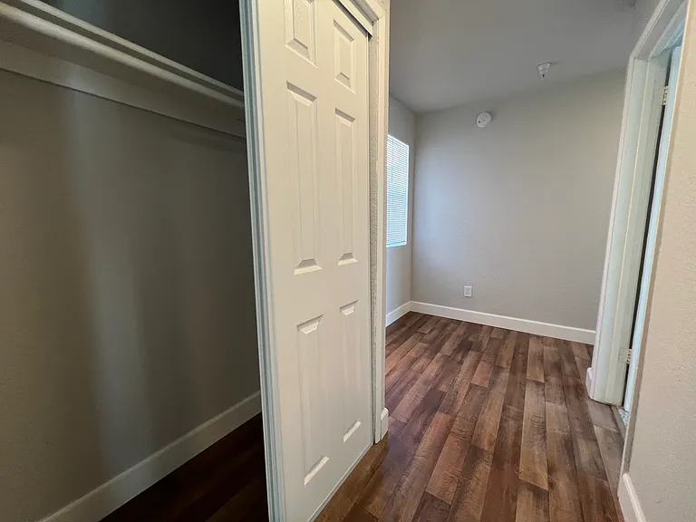 Dixon Landing Apartments — Photo 8