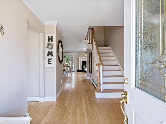 4th image of 7 Washington Avenue