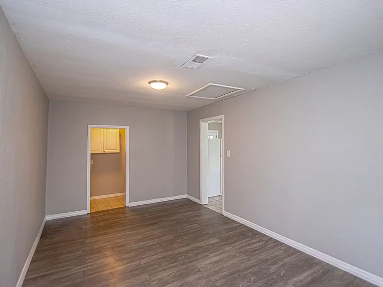 4900 Trinity Dr — Photo 24