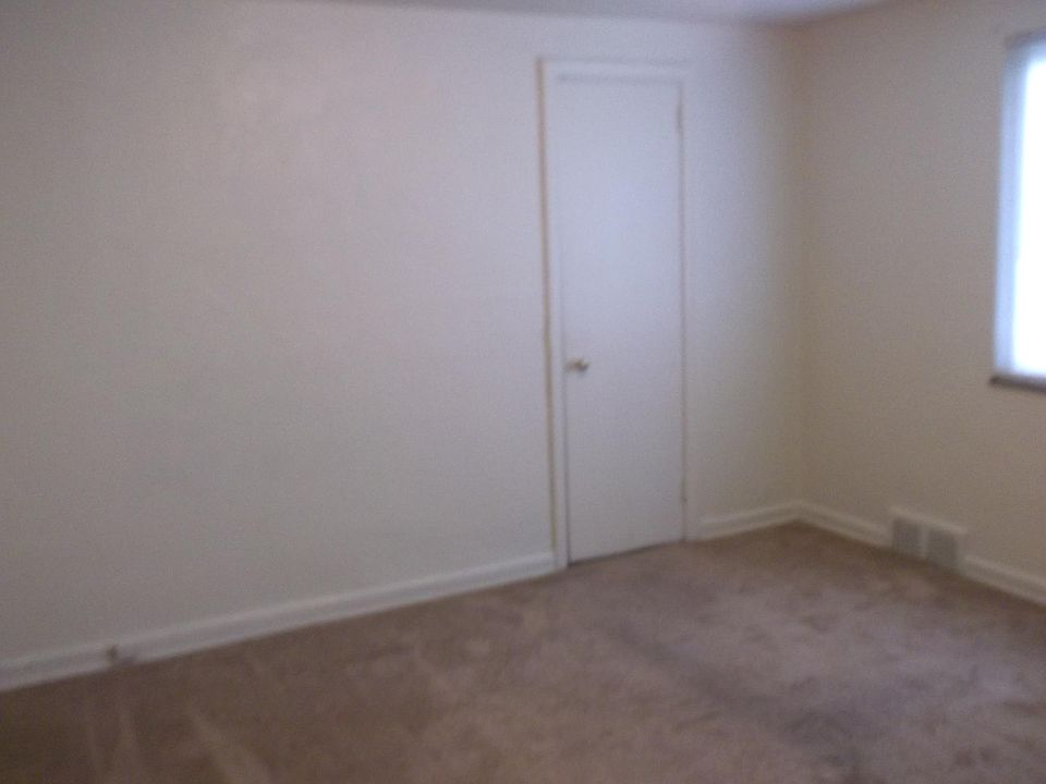2nd image of 4347 Coleridge St #4347