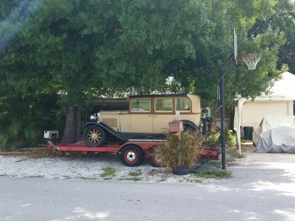 3439 Belmont Blvd, Sarasota, FL 34232