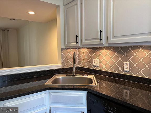 2nd image of 1405 E Abingdon Dr APT 1
