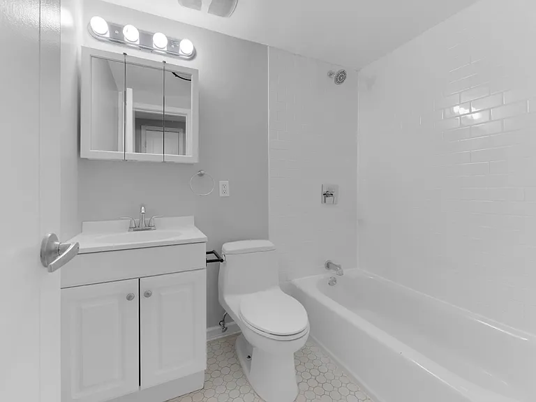 361 Gates Ave #1 — Photo 22