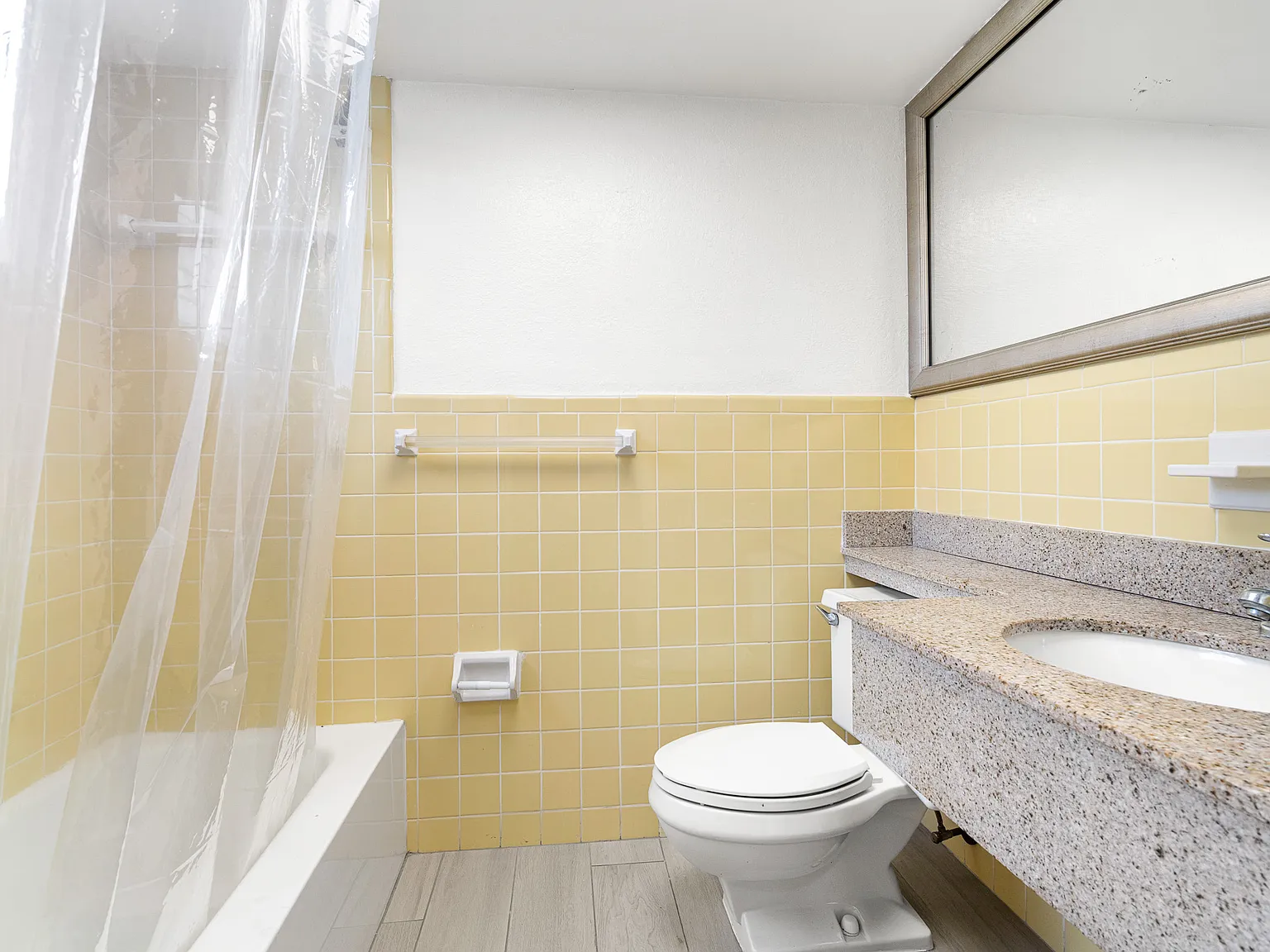 Studio, 400 sqft, $1,250 — Photo 2