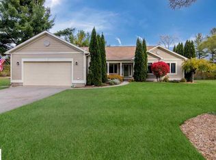 422 Scott Ct, Elk Rapids, MI 49629