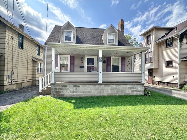 315 W Wood St, Lowellville, OH 44436