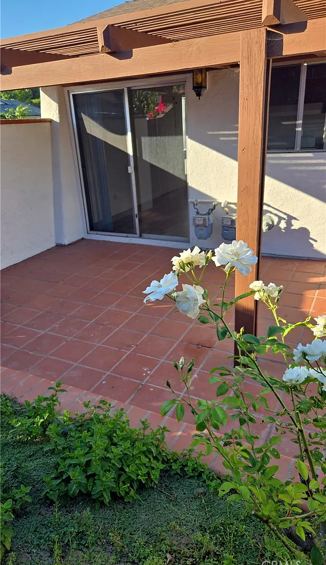 2 bed, 1.5 bath, 875 sqft, $3,850 — Photo 4
