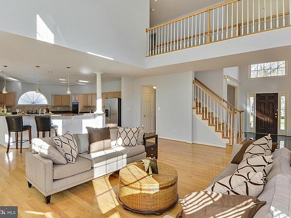 4th image of 8935 Falls Farm Dr