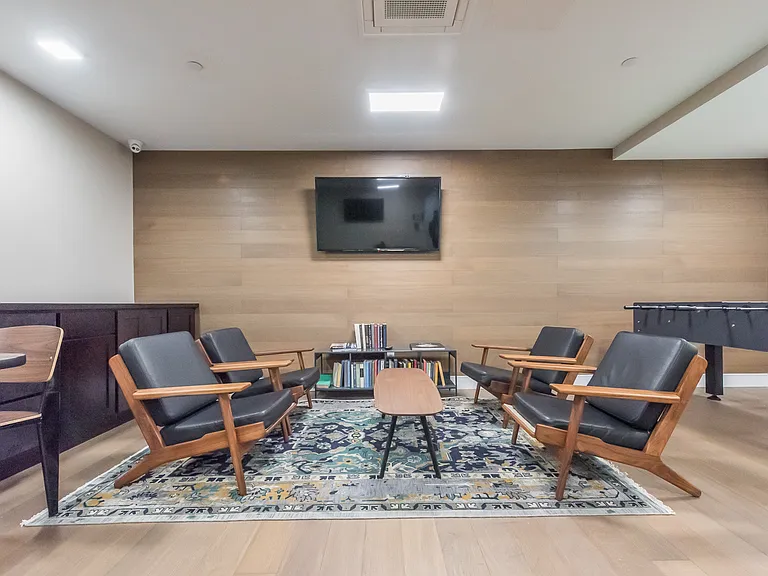 4005 Crescent St #5E — Photo 14