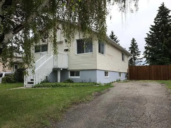 2715 N 14th Ave SE, Calgary, AB T2A 0J7