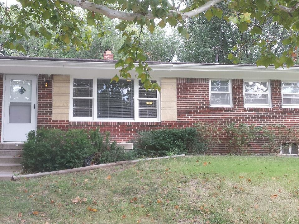 1st image of 3028 S Euclid Ave