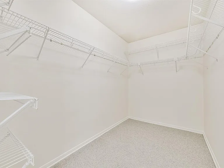 2401 Woody Rd — Photo 20