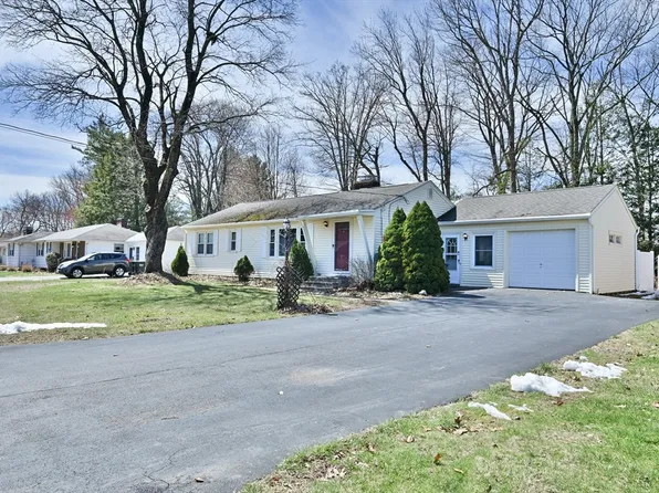 10 Fairchild Dr, Holden, MA 01520