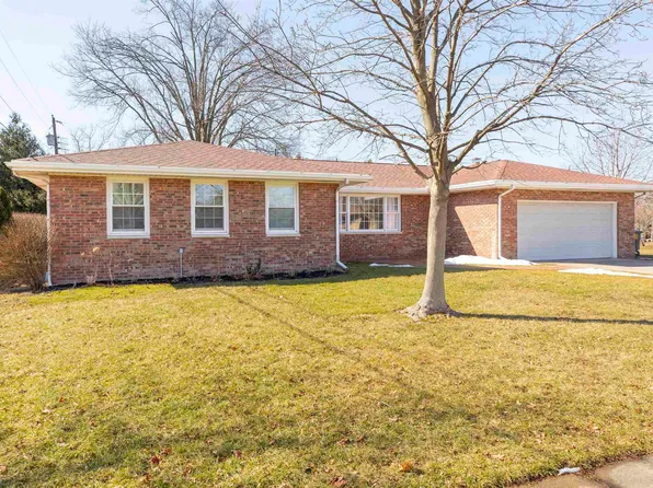 1029 Clermont Dr, South Bend, IN 46617