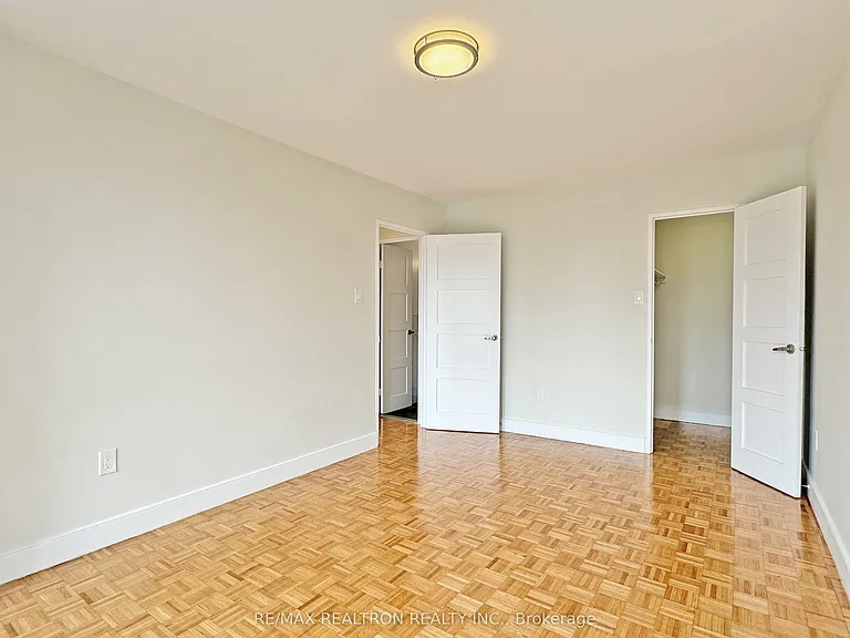 666 Spadina Ave #903 — Photo 11