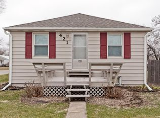 421 26th St, Marion, IA 52302