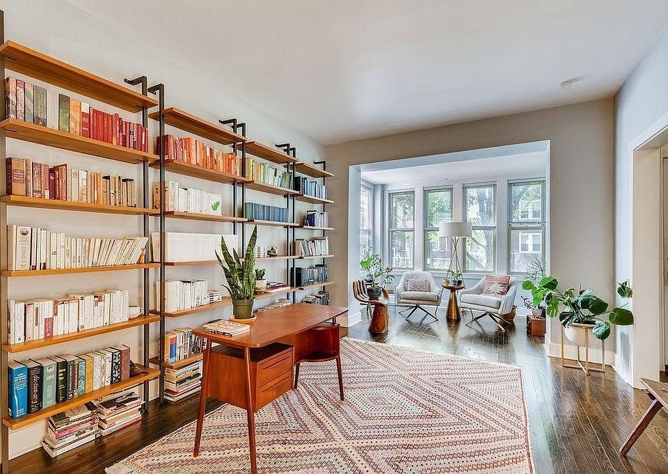 1st image of 2506 W Gunnison St #1