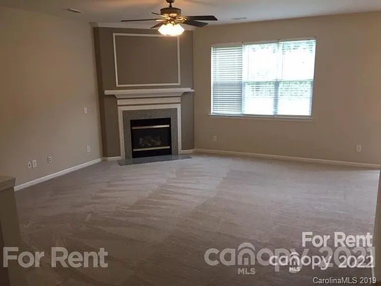 17418 Westmill Ln — Photo 3