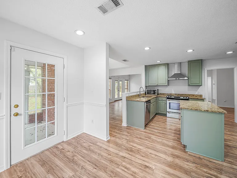 3313 Country Meadow Ln — Photo 1