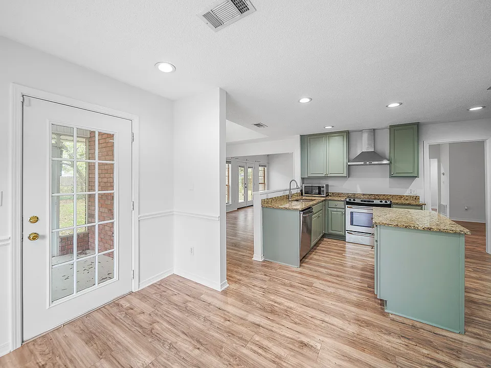 3313 Country Meadow Ln