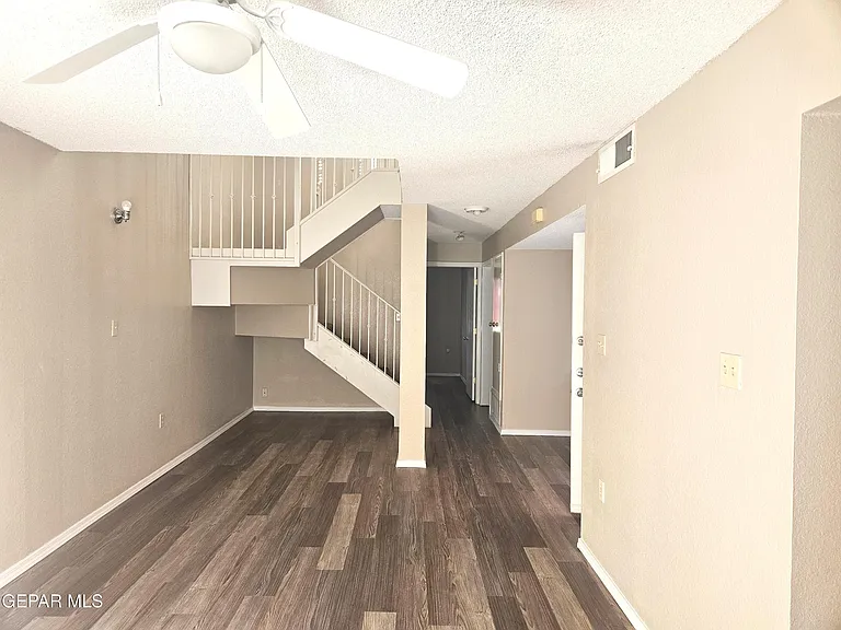 11054 Sunshine Ct — Photo 3