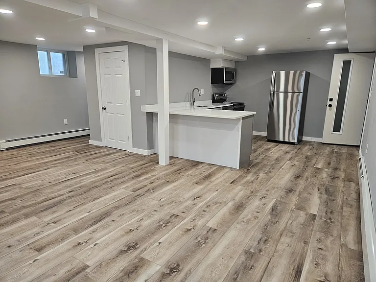 32 Irving St — Photo 3