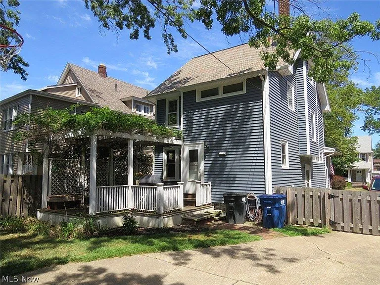 17469 Norton Ave — Photo 33