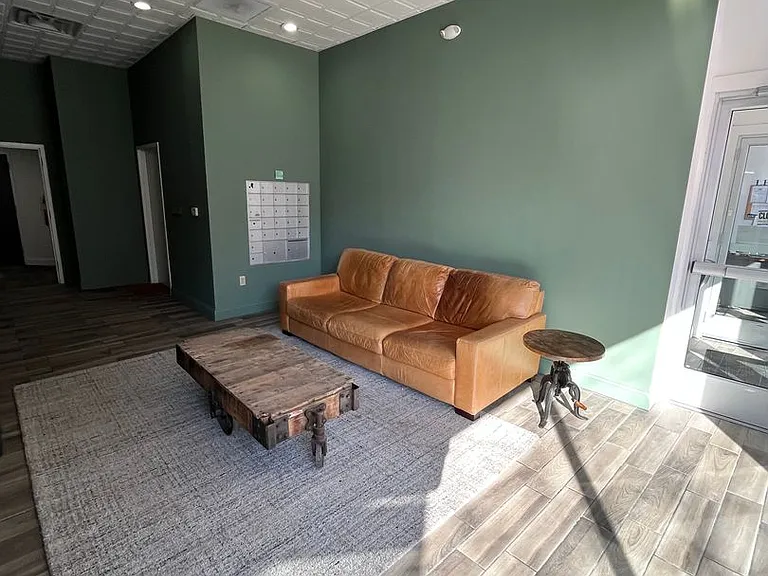 238 N George St #306 — Photo 13