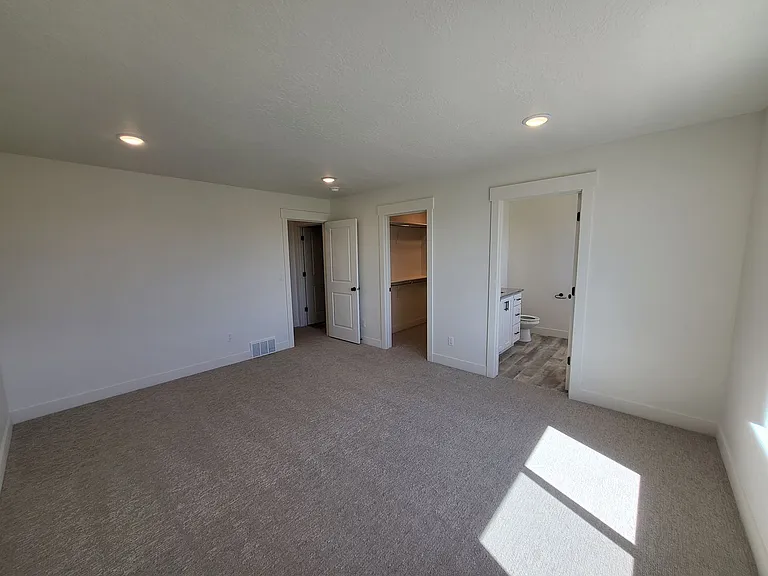 1002 E 1300 S — Photo 27