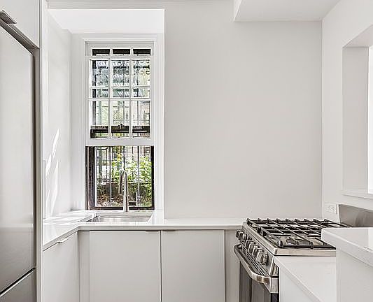 5th image of 187 Hicks St APT A