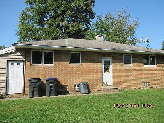 3rd image of 1299 Warren Dr
