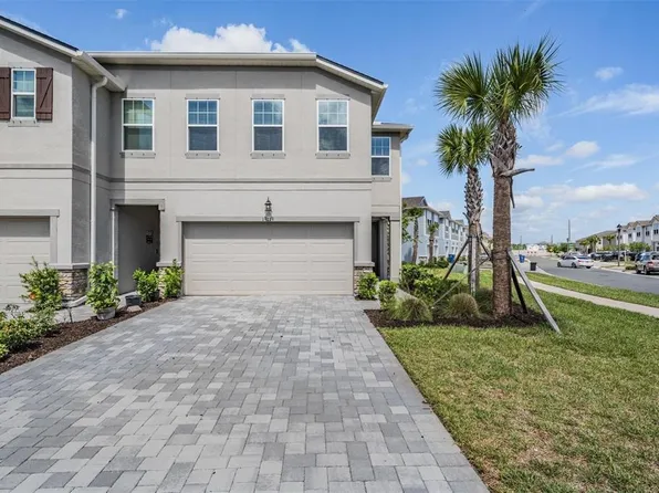 19219 Blue Pond Dr, Lutz, FL 33558