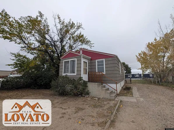 834 Iron St, Evansville, WY 82636