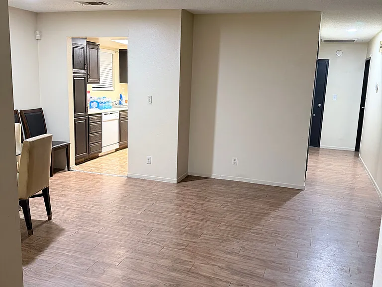 Walking distance from MGM and Topgolf and Las Vegas Strips