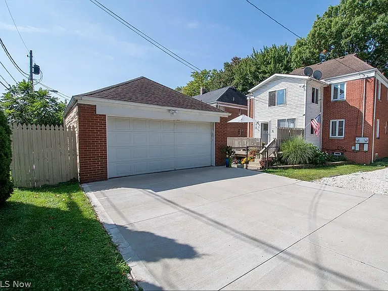 37 N Pershing Ave #A — Photo 1