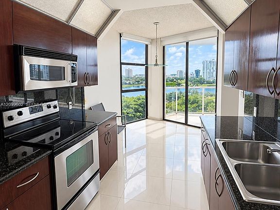 5th image of 20281 E Country Club Dr APT 809