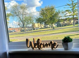 160 SW 27th St, Topeka, KS 66611