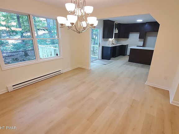 3rd image of 320 Canterbury Rd