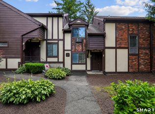 Rollingwood, Brookfield, CT 06804