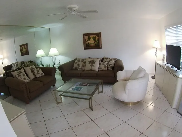 209 Waterford Cir #I — Photo 4
