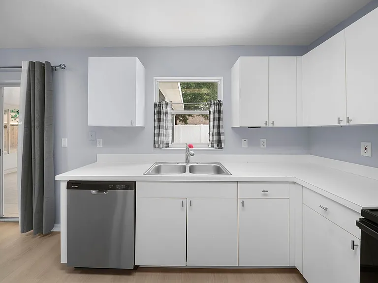 15624 Sunny Crest Ln — Photo 15