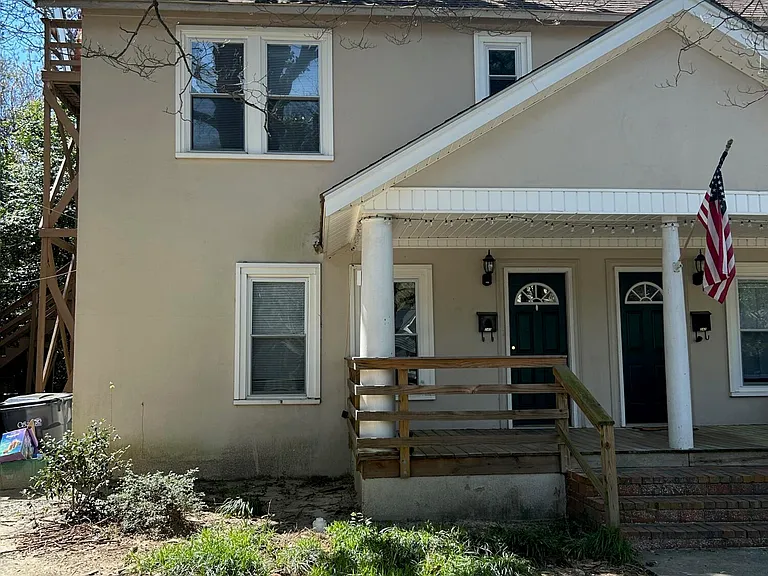 240 E New Hampshire Ave — Photo 2