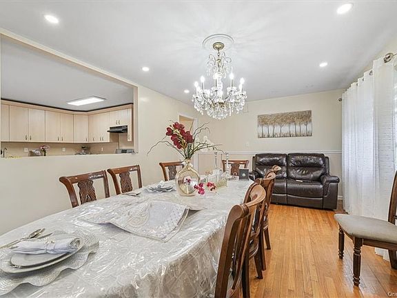 4th image of 4 Kahan Dr Unit 202