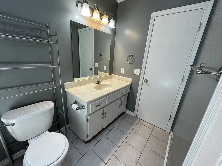 12814 S 28th Ave — Photo 10