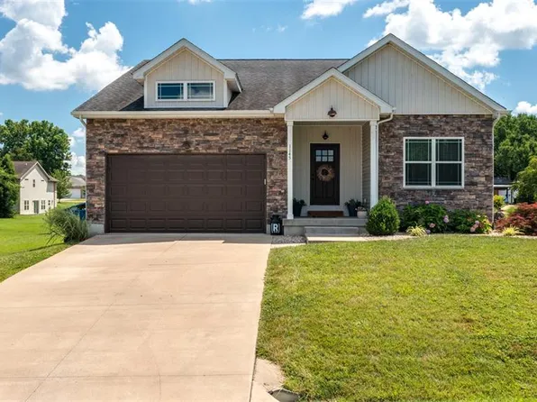 1145 Nassau Dr, Edwardsville, IL 62025