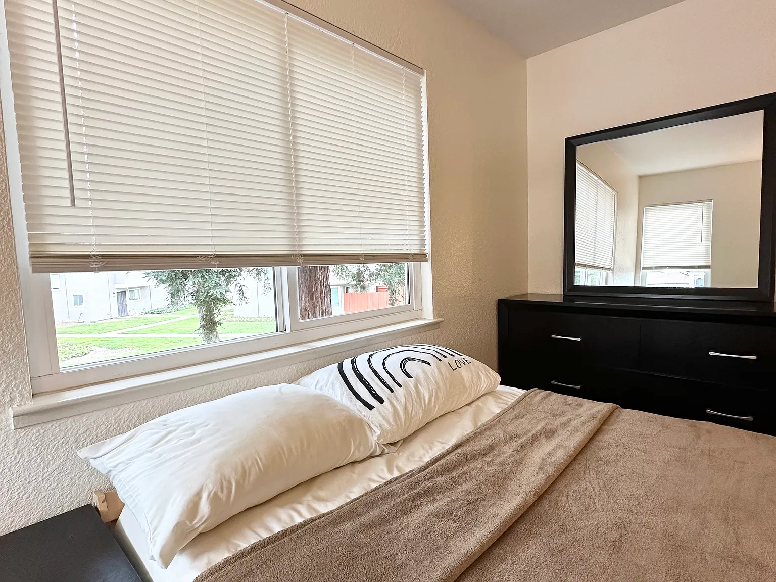 2 bed, 1095 sqft, $1,250 — Photo 2